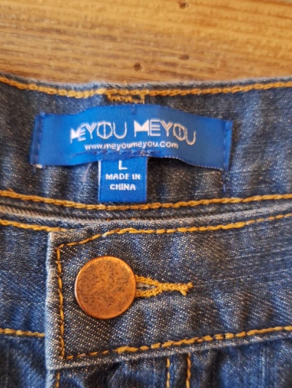 MEYOU MEYOU Lace-Trim Blue Denim Women's Jean Shorts. Large - Picture 5 of 9